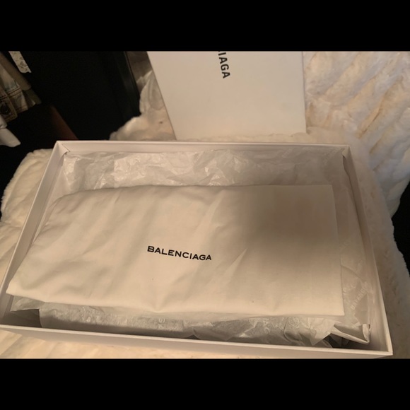 Balenciagas sandals - Picture 6 of 7